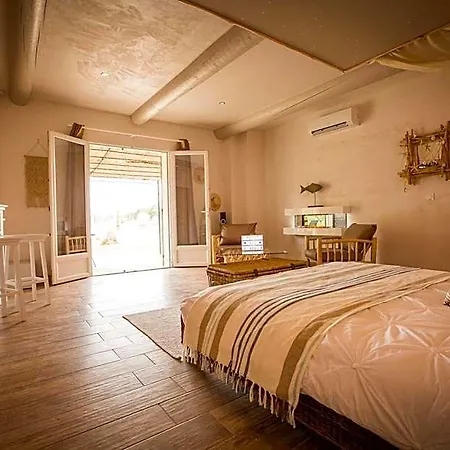 Abri Cosy - Romantique En Camargue 4*