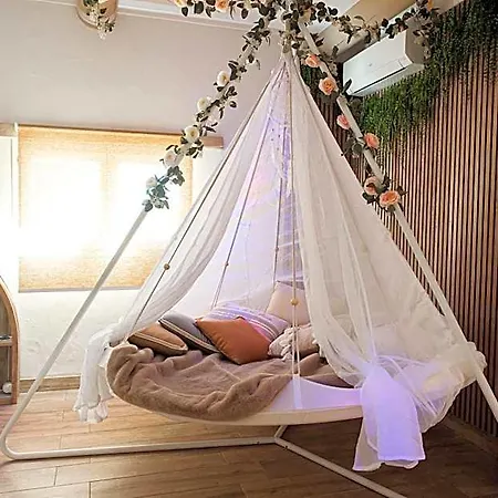 Abri Cosy - Romantique En Camargue Bed & Breakfast