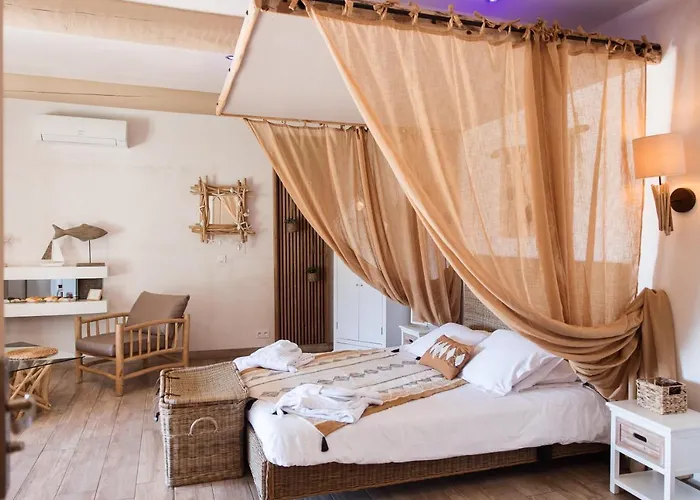 Abri Cosy - Romantique En Camargue Bed & Breakfast 4*